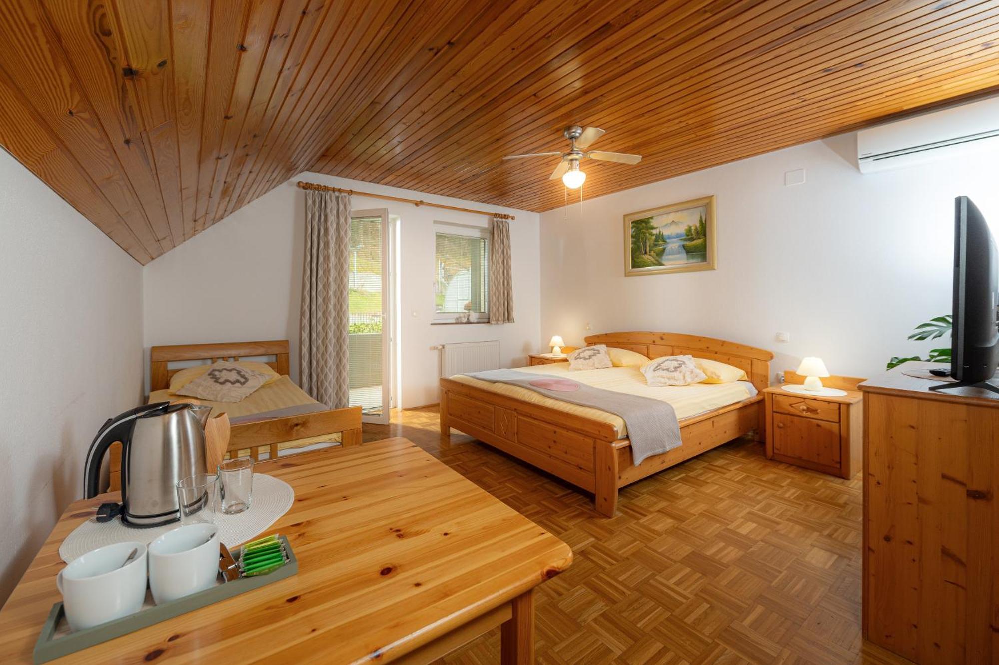 Rooms & Apartments Pr Matjon Блед Екстериор снимка