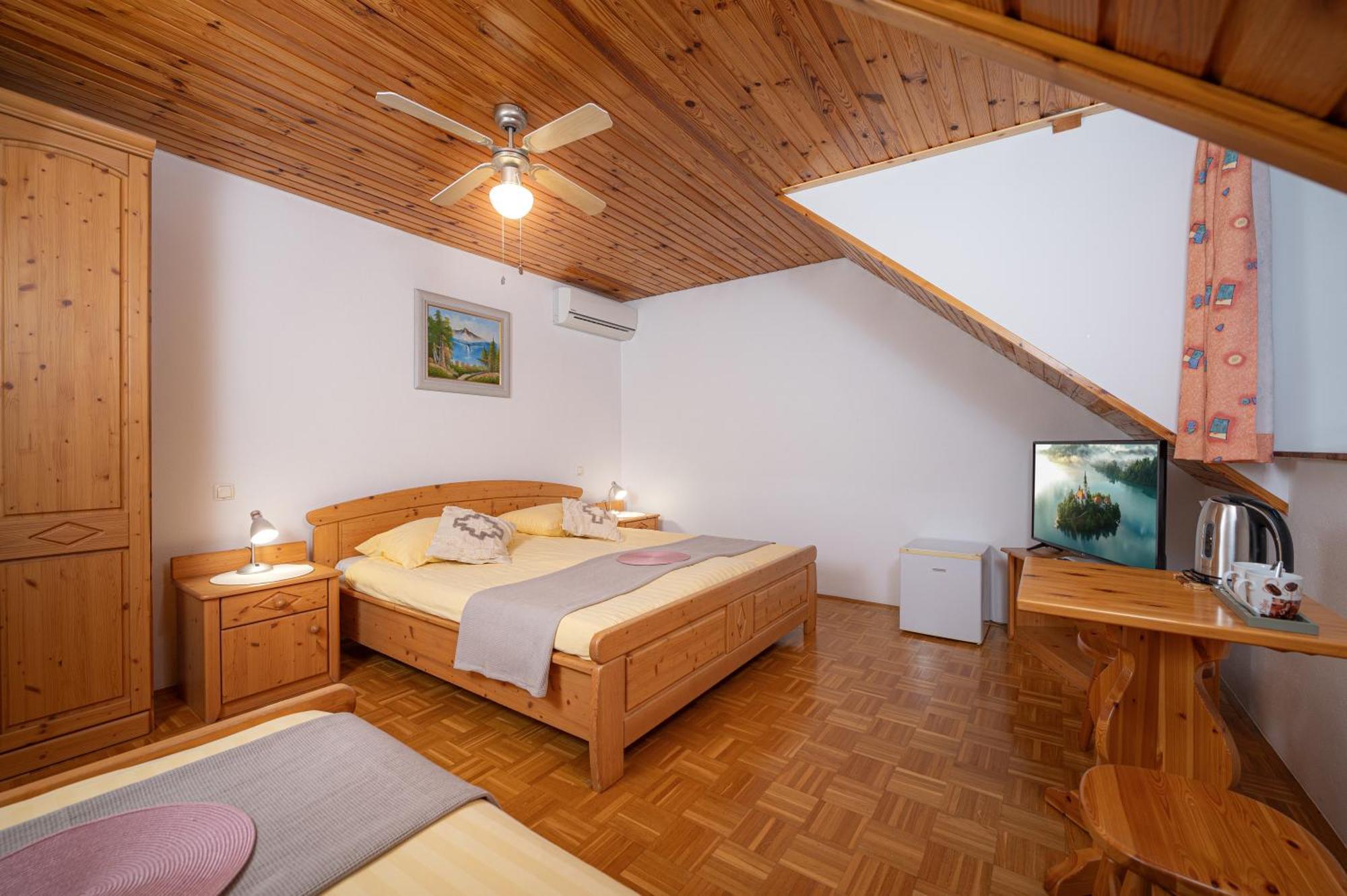 Rooms & Apartments Pr Matjon Блед Екстериор снимка
