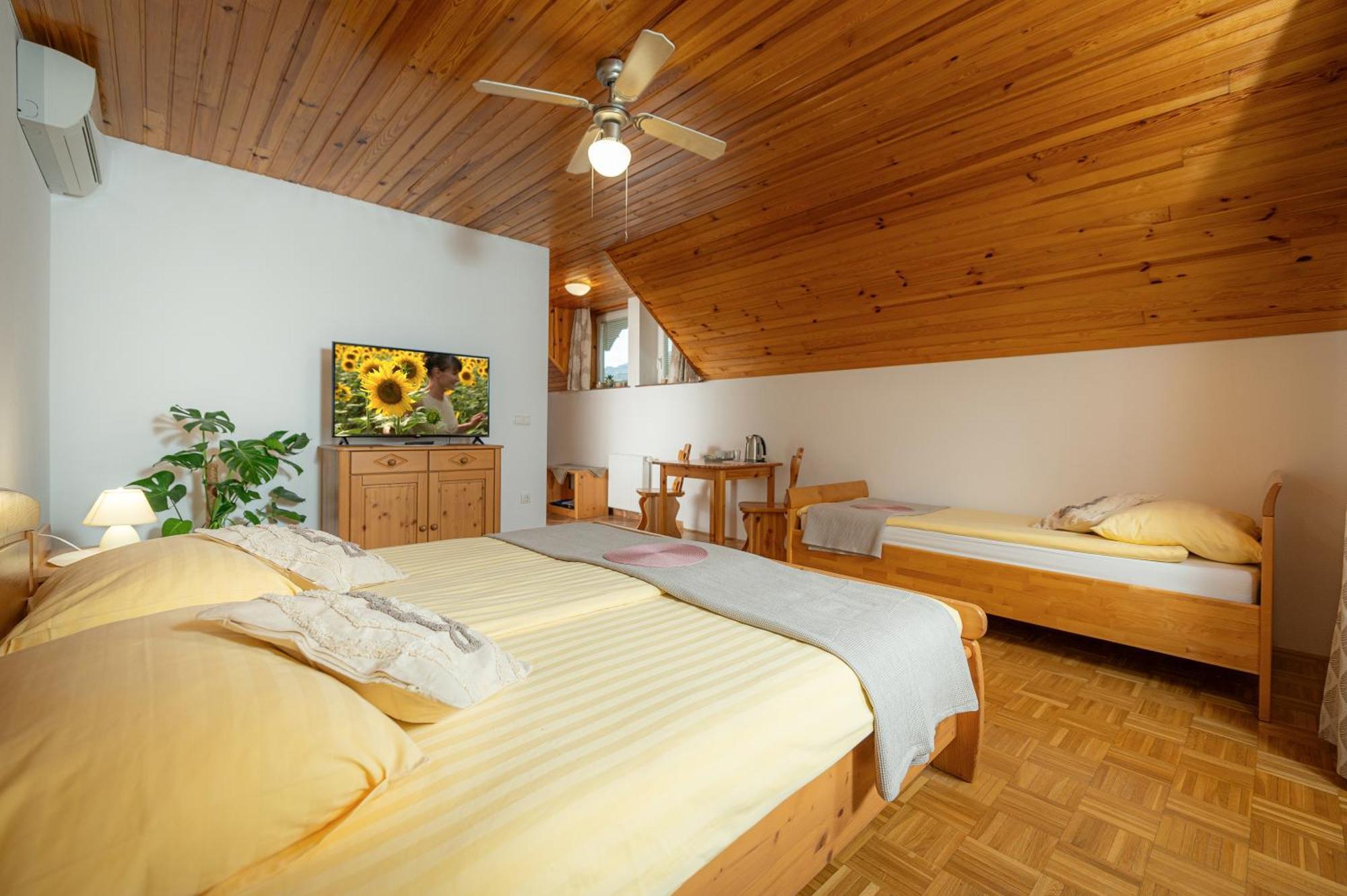 Rooms & Apartments Pr Matjon Блед Екстериор снимка