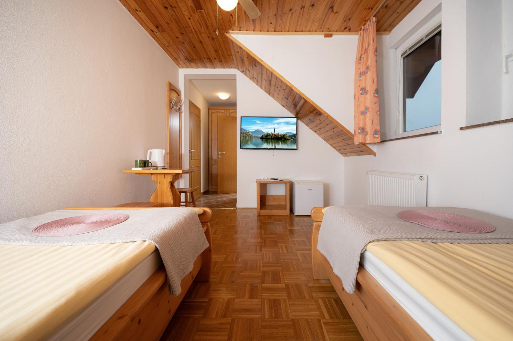 Rooms & Apartments Pr Matjon Блед Екстериор снимка