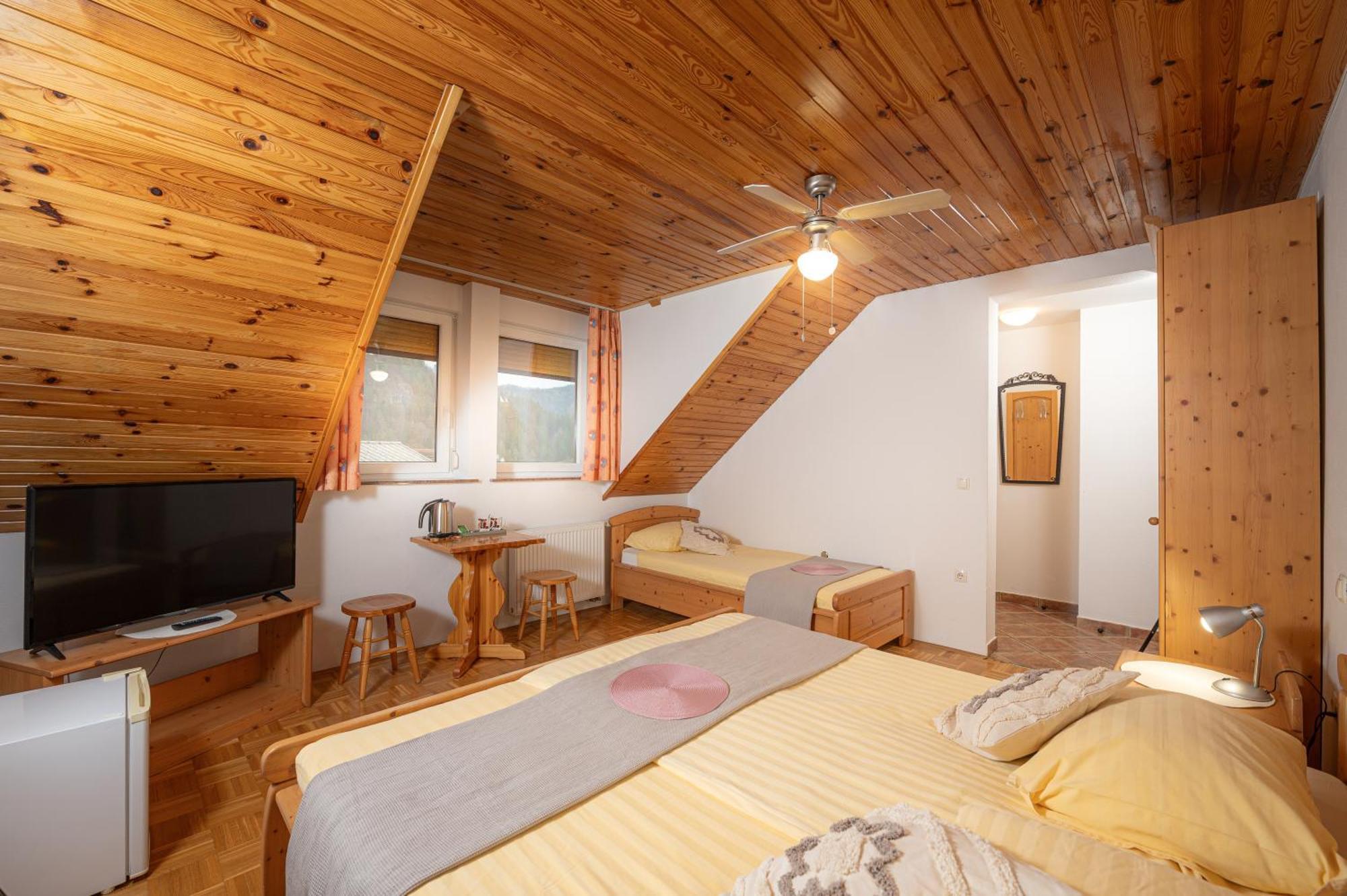 Rooms & Apartments Pr Matjon Блед Екстериор снимка