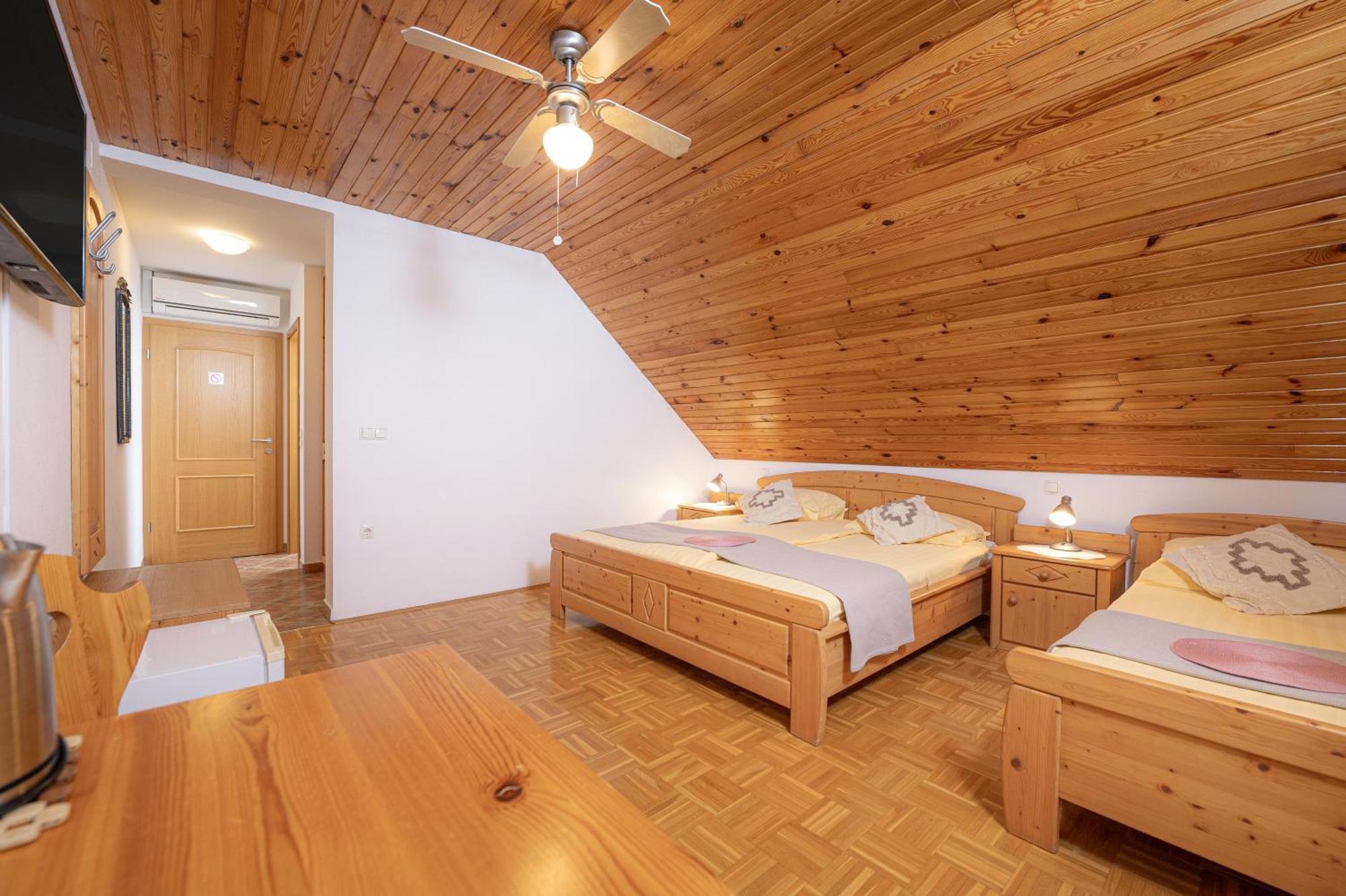Rooms & Apartments Pr Matjon Блед Екстериор снимка